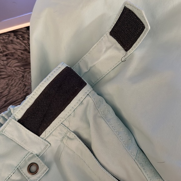 Girls Arctix snow/ski suit. Size L - Picture 14 of 15